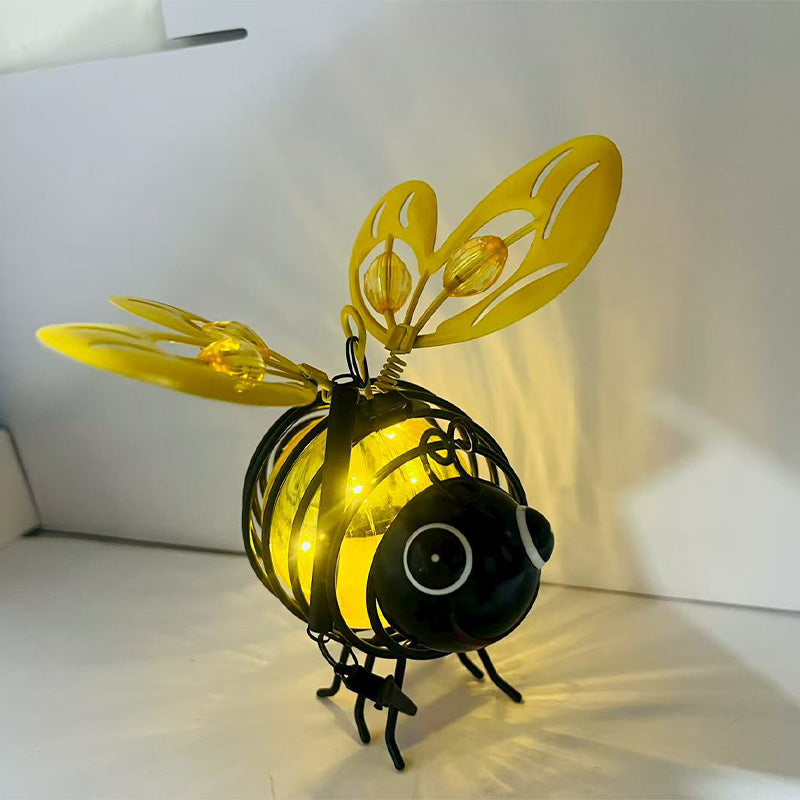 🐝 Hanging Bee-Shaped Solar Light – The Perfect Gift for Plant Lovers, Moms, or Anyone Who Loves to Smile ❤️